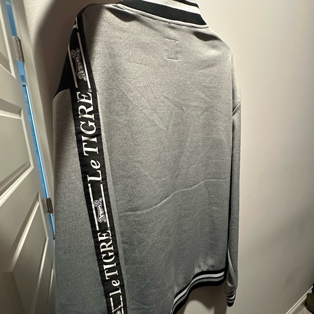 Jacket (zip up) - Picture 2 of 3